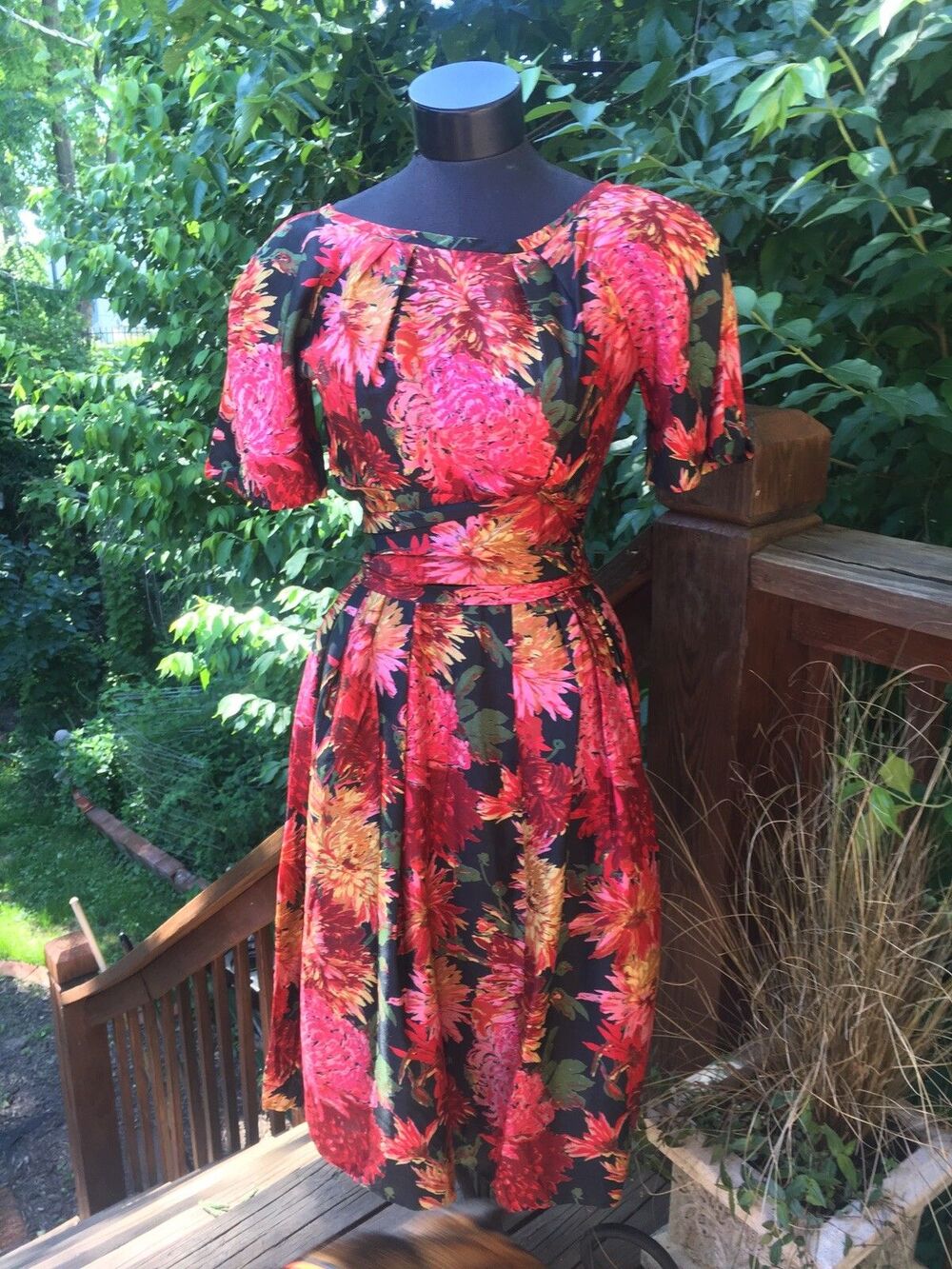 1950s Suzy Perette Vintage Silk Dress Floral Black Pink Full Skirt Fit & Flare